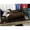 Image 2 : 3 SMALL BENCH VICES