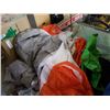 Image 2 : KIDS PLAY TENT W/ POLES