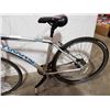 Image 3 : GREY DIADORA BIKE