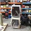 Image 1 : 2 LARGE PET KENNELS