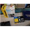 Image 2 : 2 PAINT SPRAYERS, POWER SUPPLY, VACUUM TESTER AND TOOL KIT