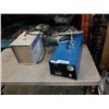 Image 1 : LEMMER T-55 HVLP TURBINE SPRAY SYSTEM AND VACU PRESS