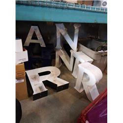 LOT OF METAL LETTERS