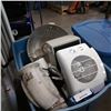 Image 1 : TOTE OF HEATERS AND FANS