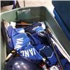 Image 3 : TOTE OF CANUCKS AND OTHER COLLECTIBLE