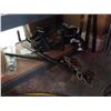 Image 1 : TRAILER HITCH AND SWAY BARS