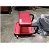 Image 1 : ROLLING RED SHOP STOOL