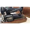 Image 3 : ANTIQUE SINGER SEWING MACHINE