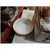Image 2 : BOX OF WAVERLEY SECOND SPRING PORCELAIN DISHES