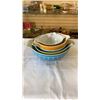 Image 1 : LOT OF COLORED PYREX MIXING BOWLS