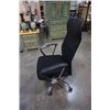 Image 2 : ROLLING OFFICE CHAIR