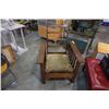 Image 2 : ANTIQUE OAK RECLINER CHAIR