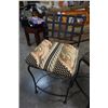 Image 4 : 3 METAL STOOLS