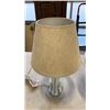 Image 3 : PAIR OF MODERN ACRYLIC TABLE LAMPS