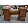 Image 12 : VINTAGE VANITY DRESSER
