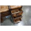 Image 8 : VINTAGE VANITY DRESSER