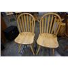 Image 10 : ROUND MAPLE DROLEAF DINING TABLE WITH 4 CHAIRS