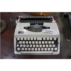 MAJESTIC 400 TYPEWRITTER