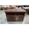 Image 1 : MODERN GLASS DOOR ENTERTAINMENT STAND
