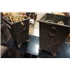 Image 4 : 5 DECORATIVE METAL AND SMALL METAL STANDS