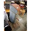 Image 2 : METAL HAND CRANK WELL DECORATION ON CART