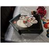 Image 2 : RAGGITY ANNE/ANDY WALL ART WITH BLACK AMERICANA DOLL AND STORAGE CUBBY