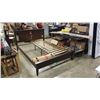 Image 1 : MODERN QUEENSIZE BED FRAME