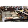 Image 2 : MODERN QUEENSIZE BED FRAME