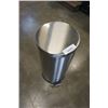 Image 8 : STEAMER POT, WOK AND STAINLESS WASTE BIN