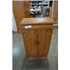 Image 2 : SMALL OAK LIGHTED CABINET