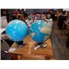 Image 1 : 2 GLOBE TABLE LAMPS