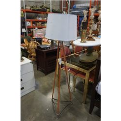 6 FOOT TRIPOD FLOOR LAMP