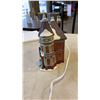 Image 7 : LEMAX PORCELAIN LIGHTED HOUSE