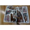 Image 4 : 12 PIECE PORCELAIN NATIVITY SET