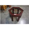 Image 1 : GLASSTOP HEXAGON ENDTABLE