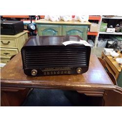 PHILCO TRANSISTONE TUBE RADIO MODEL 225