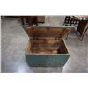 Image 8 : VINTAGE WOOD TRUNK
