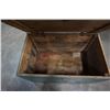 Image 9 : VINTAGE WOOD TRUNK