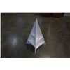 Image 1 : SMALL TRIANGLE SHELF