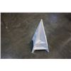 Image 3 : SMALL TRIANGLE SHELF