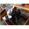 Image 2 : 4 JEWELRY DISPLAY STANDS, 2 HANDS, 2 BODIES