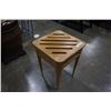 Image 1 : VINTAGE MAPLE ENDTABLE