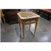 Image 2 : VINTAGE MAPLE ENDTABLE