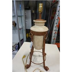 METAL BASE POTTERY TABLE LAMP