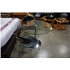 Image 3 : CHROME GLASSTOP PALUCCI DINING TABLE WITH 2 LEATHER CHAIRS