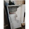 Image 2 : WHITE MAYTAG PERFORMANCE REFRIDGERATOR - APPPX 28 INCHES ACROSS