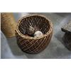 Image 5 : WICKER BASKET AND HAMPERS