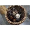 Image 6 : WICKER BASKET AND HAMPERS