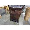 Image 9 : WICKER BASKET AND HAMPERS