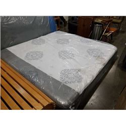 KING SIZE BEAUTY REST SILVER PILLOW TOP MEDIUM FIRM MATTRESS FLOOR MODEL